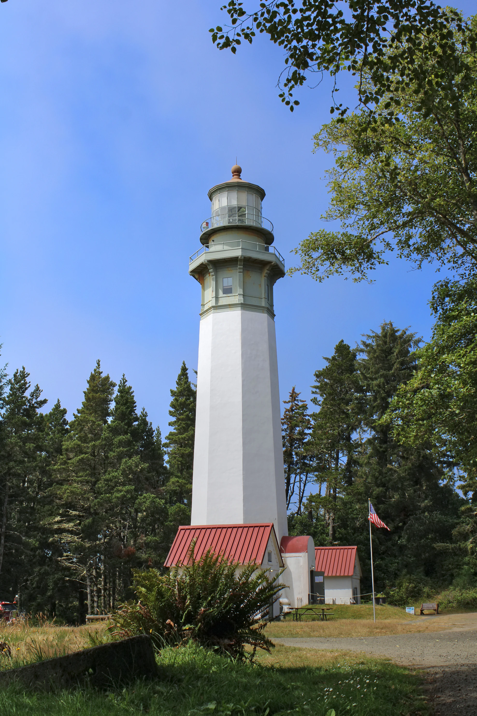 lighthouse in grays harbor